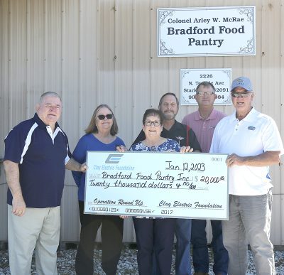 Food Pantry accepts $20K grant from Clay Electric